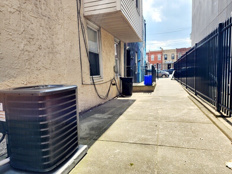 More Photos Of 2709 E Allegheny Ave, Philadelphia Office Residential For Sale