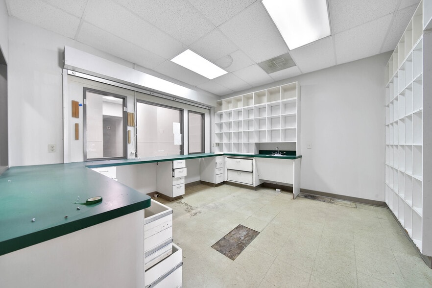 More Photos Of 12036 Airline Dr, Houston Medical For Sale