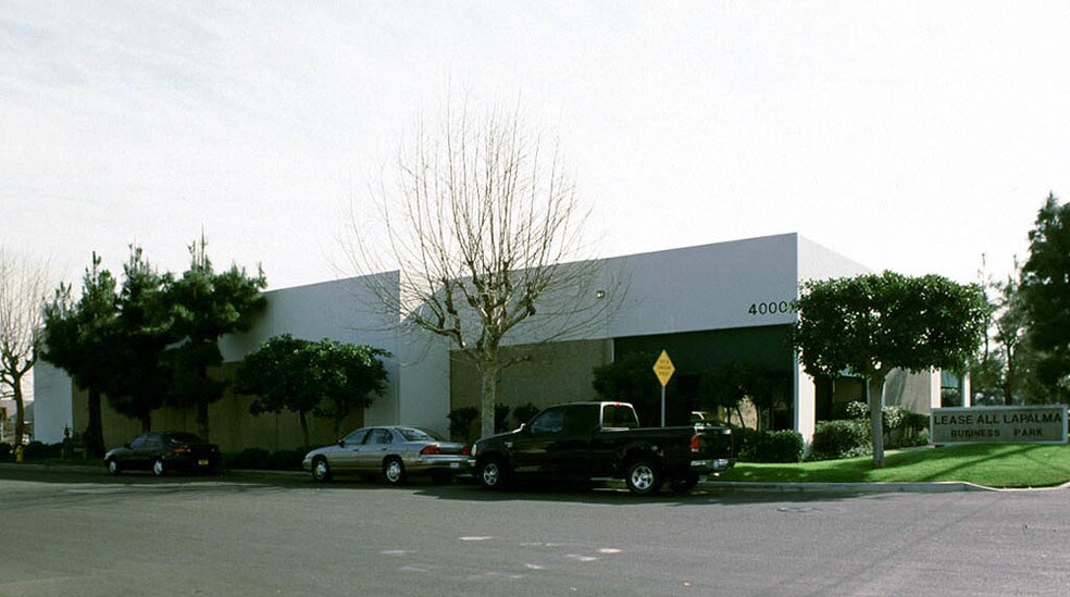 More Photos Of 4000 E Leaverton Ct, Anaheim Flex For Lease