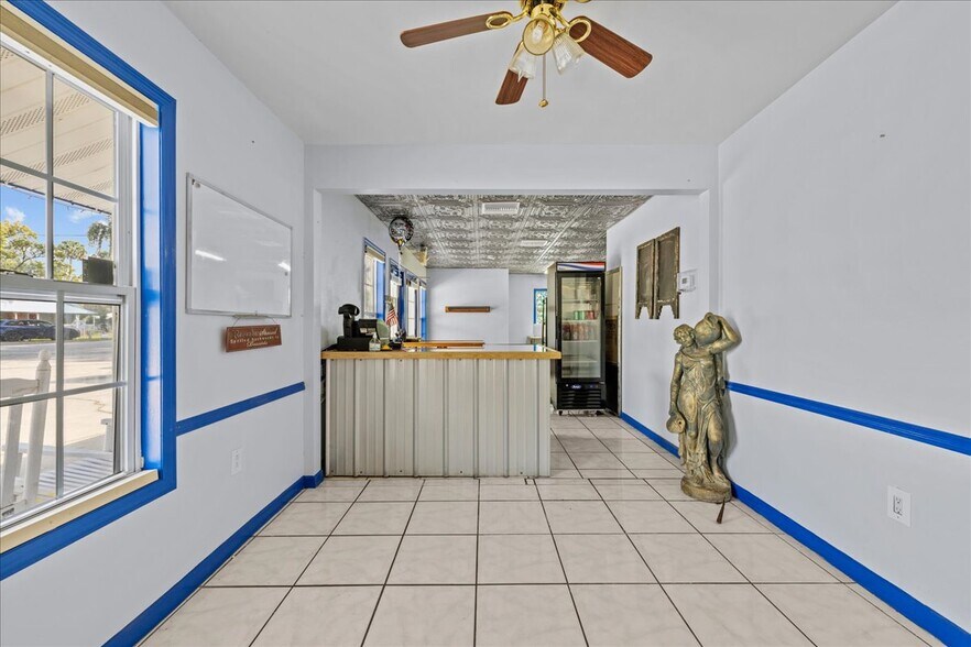 More Photos Of 413 Elm St, Welaka Freestanding For Sale