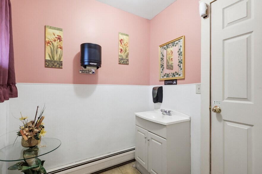 More Photos Of 225 Owego Turnpike, Waymart Specialty For Sale