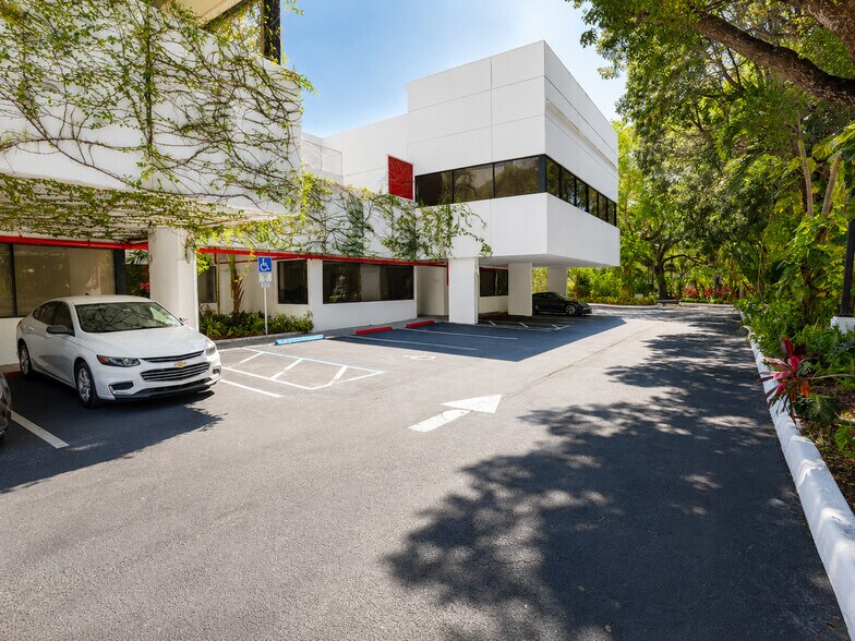 More Photos Of 6950 Cypress Rd, Plantation Loft Creative Space For Lease