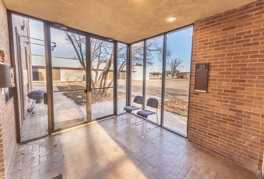 More Photos Of 23 Briercroft Office Park, Lubbock Office For Lease