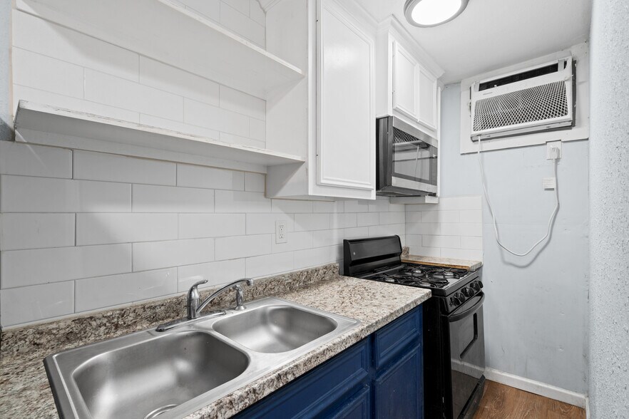 More Photos Of 6210 Laura Koppe Rd, Houston Apartments For Sale