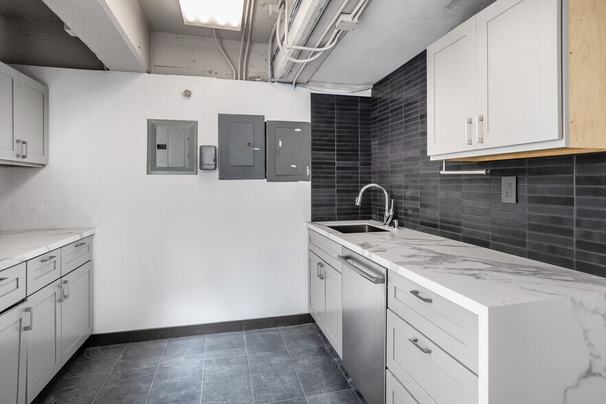 More Photos Of 245 S Van Ness Ave, San Francisco Warehouse For Lease