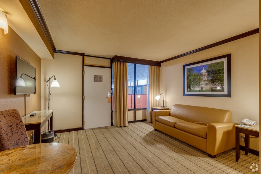 More Photos Of 2101 S Meridian Ave, Oklahoma City Hotel For Sale