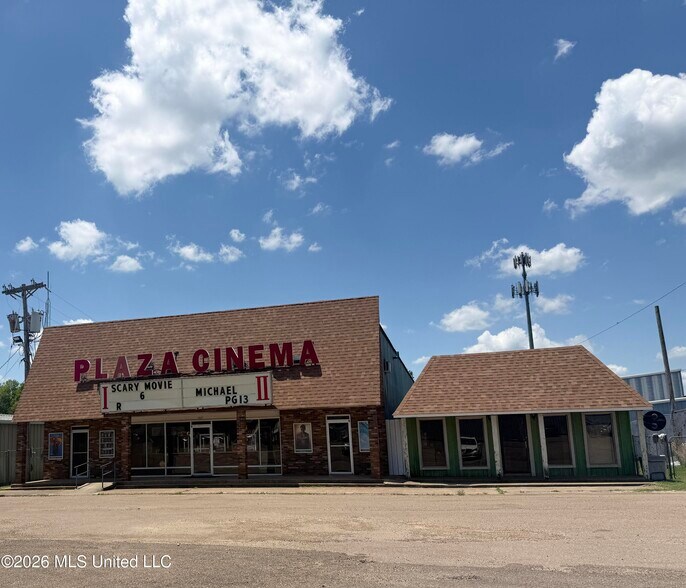 Primary Photo Of 1405 Kmart Plaza Dr, Yazoo City Movie Theatre For Sale
