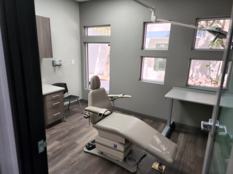 More Photos Of 1600 W Sunset Rd, Henderson Medical For Lease