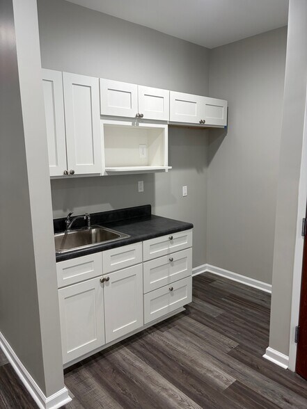 More Photos Of 140 Bridges Rd, Mauldin Office For Lease