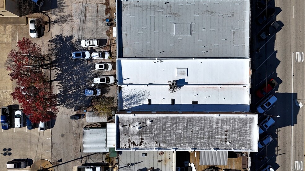 More Photos Of 110 E Corsicana St, Athens Office For Sale