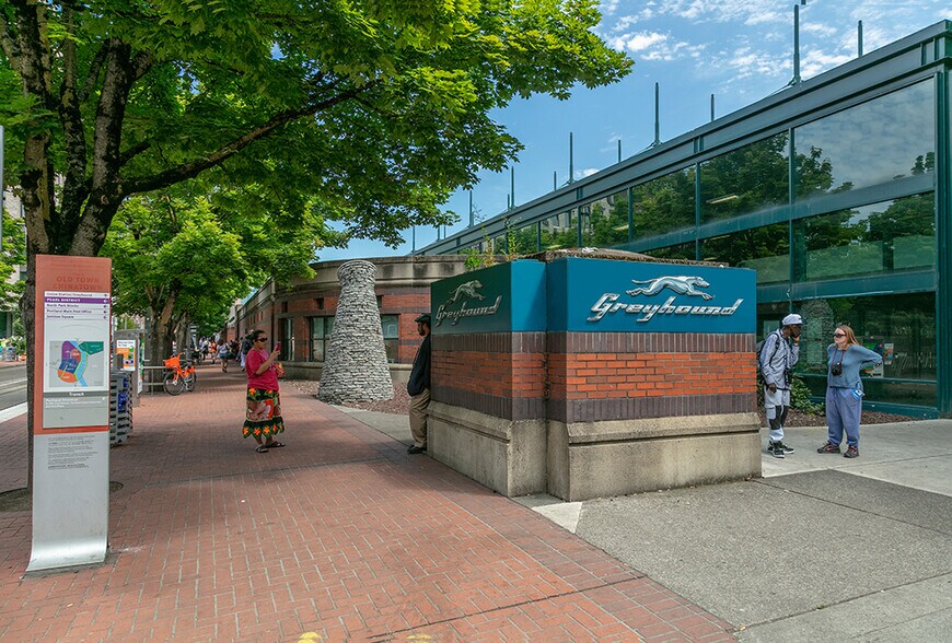 More Photos Of 550 NW 6th Ave, Portland General Retail For Sale