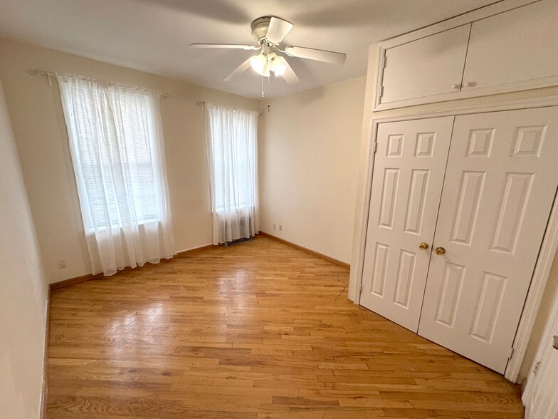 More Photos Of 6308 Bay Pky, Brooklyn Flex For Sale