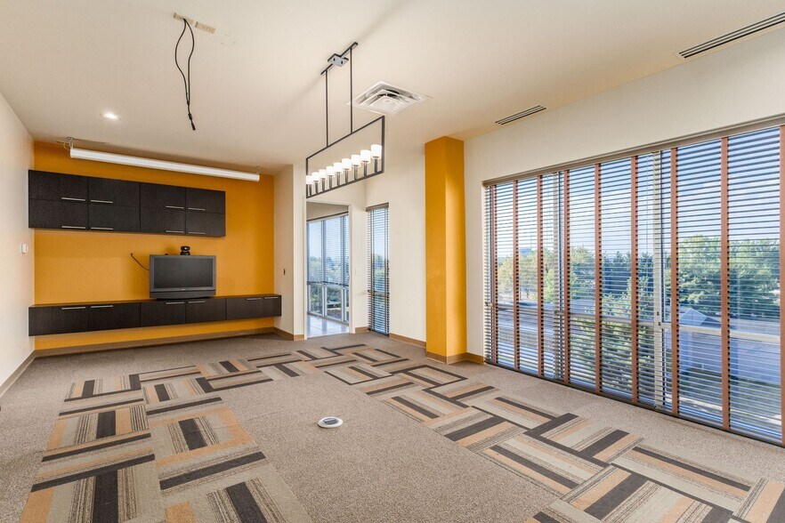 More Photos Of 9039 Antares Ave, Columbus Medical For Lease