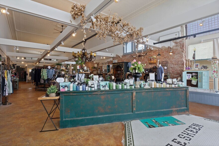 More Photos Of 219 N Main St, Winnsboro Storefront For Sale