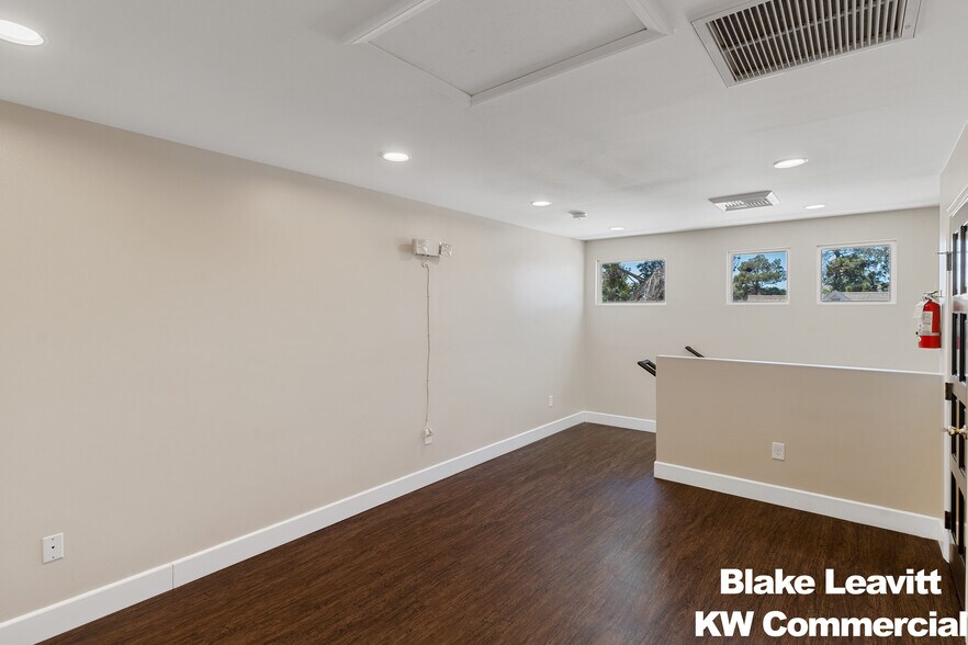 More Photos Of 510 S 9th St, Las Vegas Office For Sale