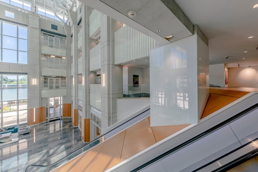 More Photos Of 222 Lakeview Ave, West Palm Beach Office For Lease