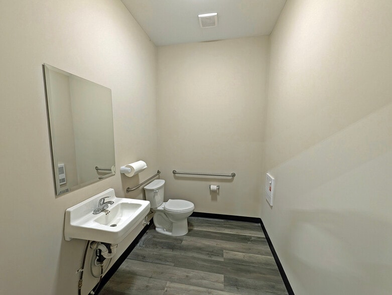 More Photos Of 300 Maltbie Industrial Dr, Lawrenceville Light Distribution For Lease