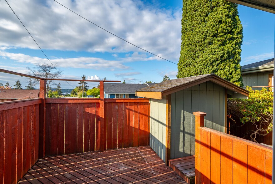 More Photos Of 412 N Main St, Coupeville Healthcare For Sale