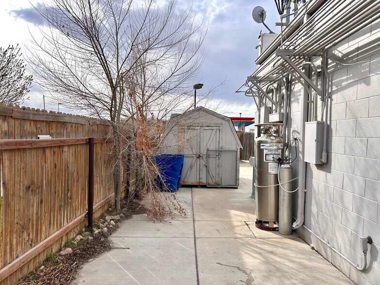 More Photos Of 4603 W Yellowstone Hwy, Mills General Retail For Sale