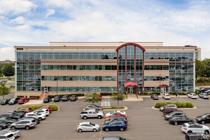 More Photos Of 19500 Sandridge Way, Leesburg Medical For Lease