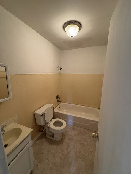 More Photos Of 2513 Quintana Rd, San Antonio Apartments For Sale