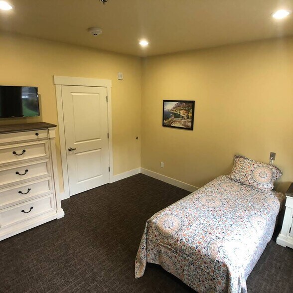 More Photos Of 15855 SE Powell Blvd, Portland Assisted Living For Sale