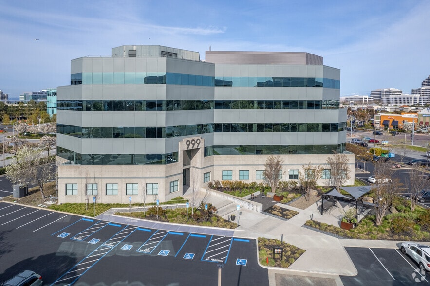 More Photos Of 999 Baker Way, San Mateo Research And Development For Lease