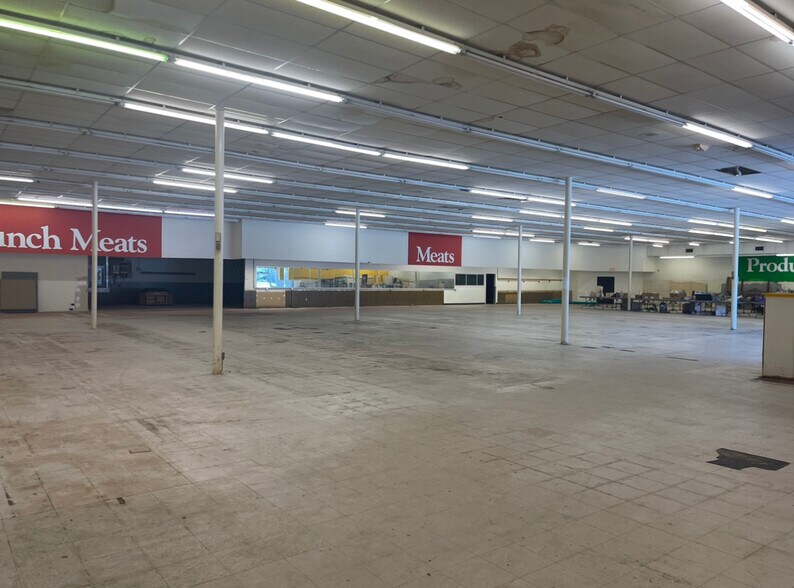 Primary Photo Of 530 Nash st, Spring Hope General Retail For Lease