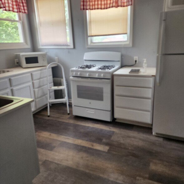 More Photos Of 401 N Spring St, Independence Apartments For Sale