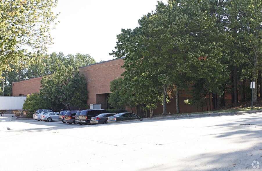 Primary Photo Of 5595 Westpark Dr SW, Atlanta Warehouse For Lease