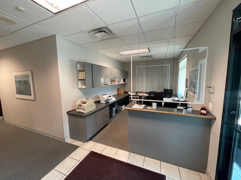 More Photos Of 1869 E Maple Rd, Troy Medical For Lease