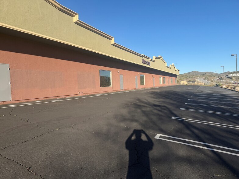 More Photos Of 3720 Sierra Hwy, Acton Freestanding For Lease