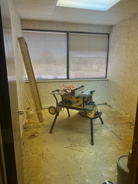 More Photos Of 8989 N Port Washington Rd, Bayside Office For Lease
