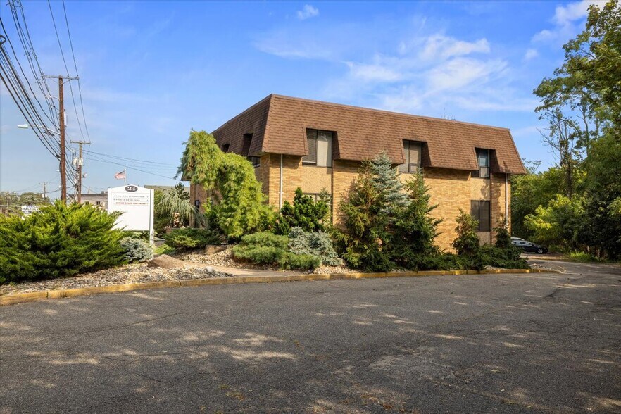 More Photos Of 24 Wyckoff Ave, Waldwick Medical For Lease