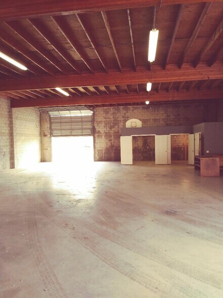 More Photos Of 4664 E Waterloo Rd, Stockton Warehouse For Lease