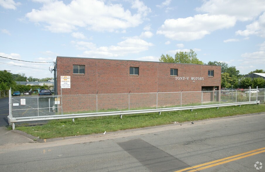 More Photos Of 238 Ledyard St, Hartford Auto Repair For Lease