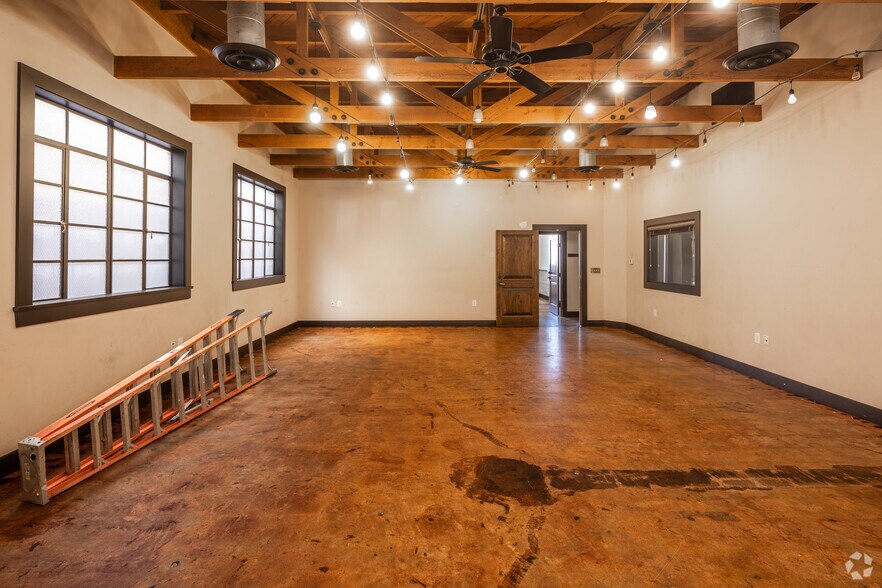 More Photos Of 6728 Bright Ave, Whittier Storefront For Sale