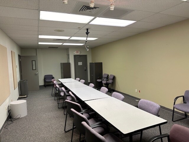 More Photos Of 5450 Wansford Way, Rockford Office For Sale