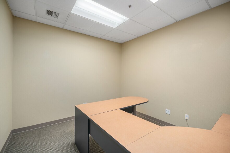 More Photos Of 2122-2126 Hutton Rd, Nipomo Flex For Lease