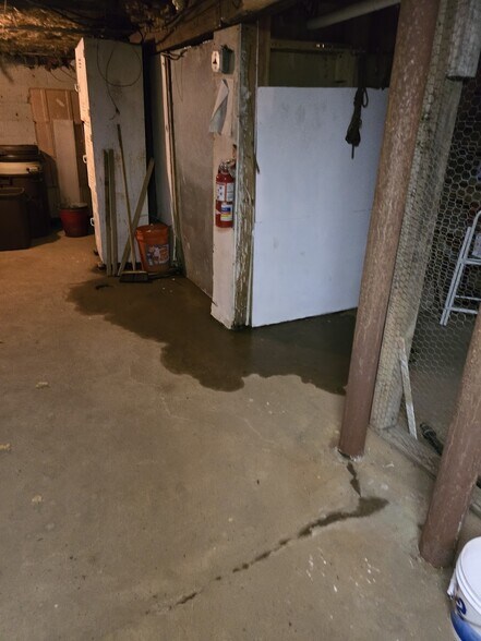 More Photos Of 24 Washington Lake Rd, Yulan Specialty For Sale