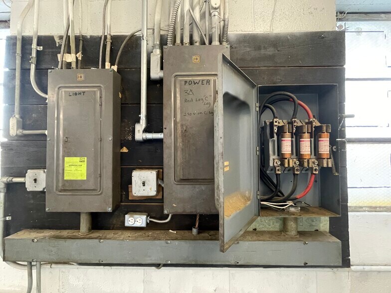 More Photos Of 45 Wadsworth St, Wallington Warehouse For Lease