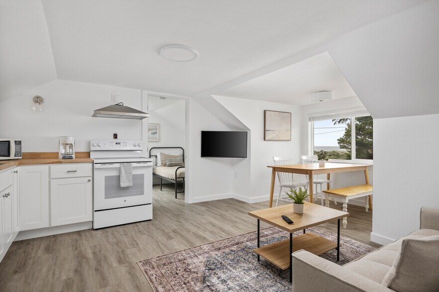 More Photos Of Ocean Rogue Inn, Rockaway Beach Hospitality For Sale