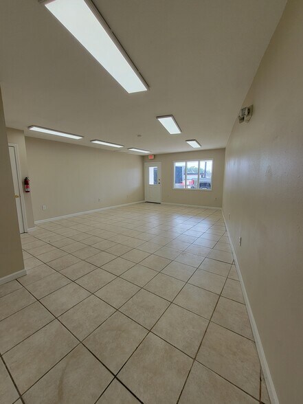 More Photos Of 200 Pass Rd, Gulfport Flex For Lease