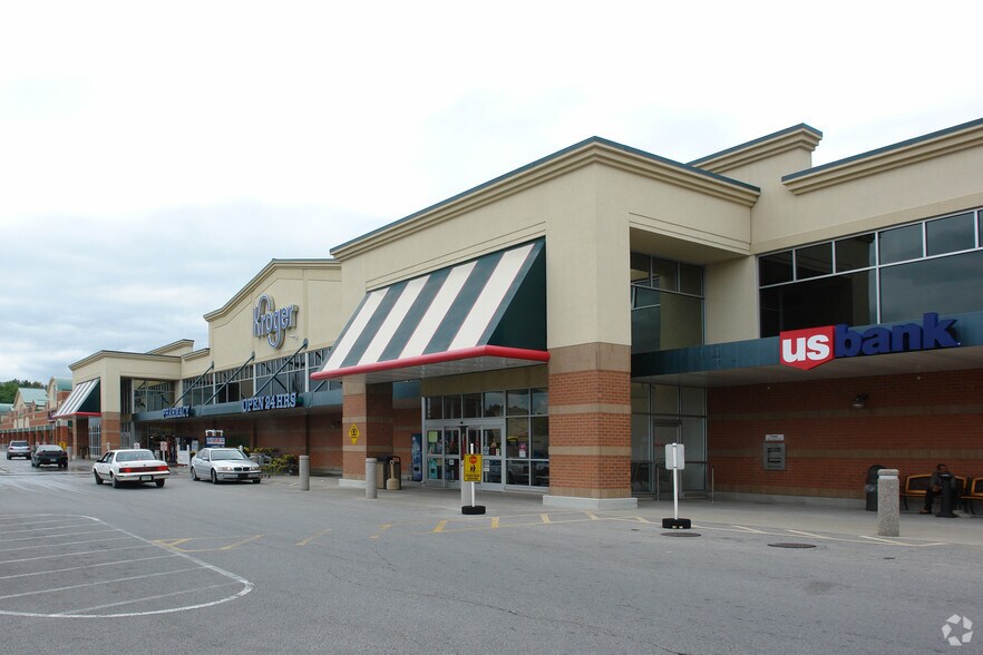 More Photos Of 215-305 E Lewis & Clark Pky, Clarksville Storefront For Lease