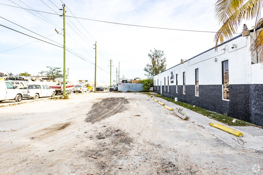 More Photos Of 13045 Cairo Ln, Opa Locka Land For Lease