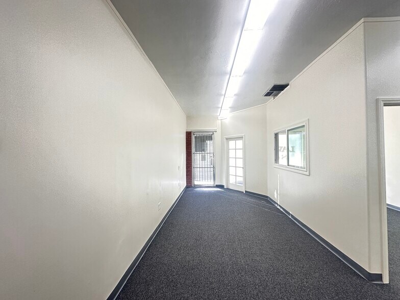 More Photos Of 17116-17122 Bellflower Blvd, Bellflower Storefront For Lease