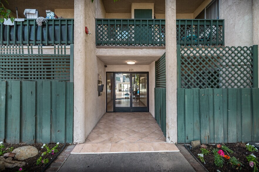 More Photos Of 6121 Woodman Ave, Van Nuys Apartments For Sale