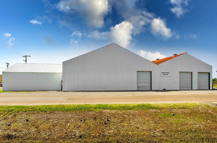 More Photos Of 115 Thompson Pl, Thibodaux Warehouse For Sale