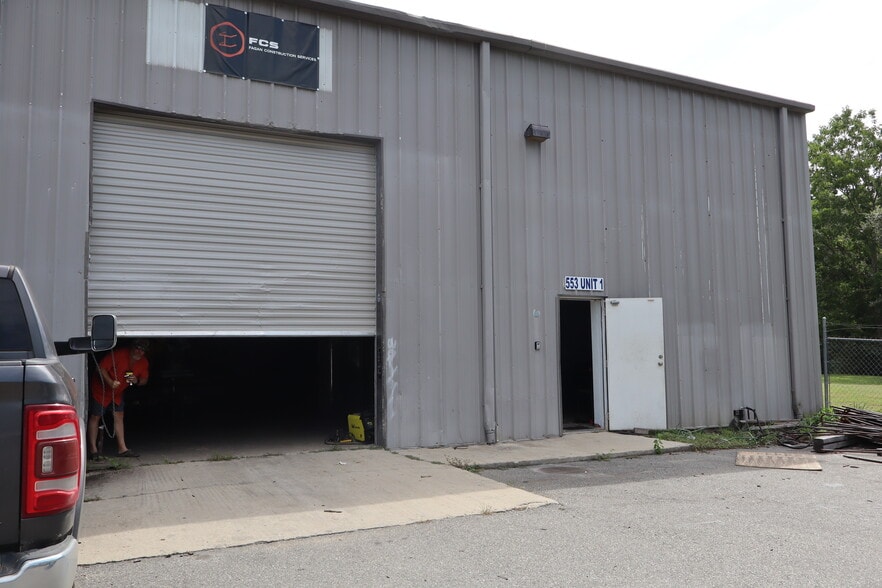 More Photos Of 553 Capital Cir SW, Tallahassee Warehouse For Lease