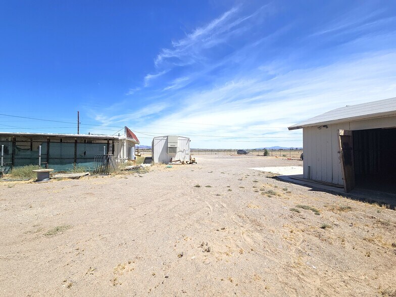 More Photos Of 10135 S Barrackman Rd, Mohave Valley Light Distribution For Lease
